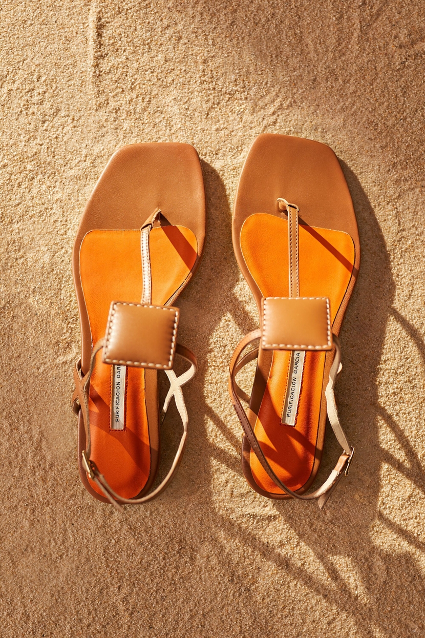 Cube flat leather sandals