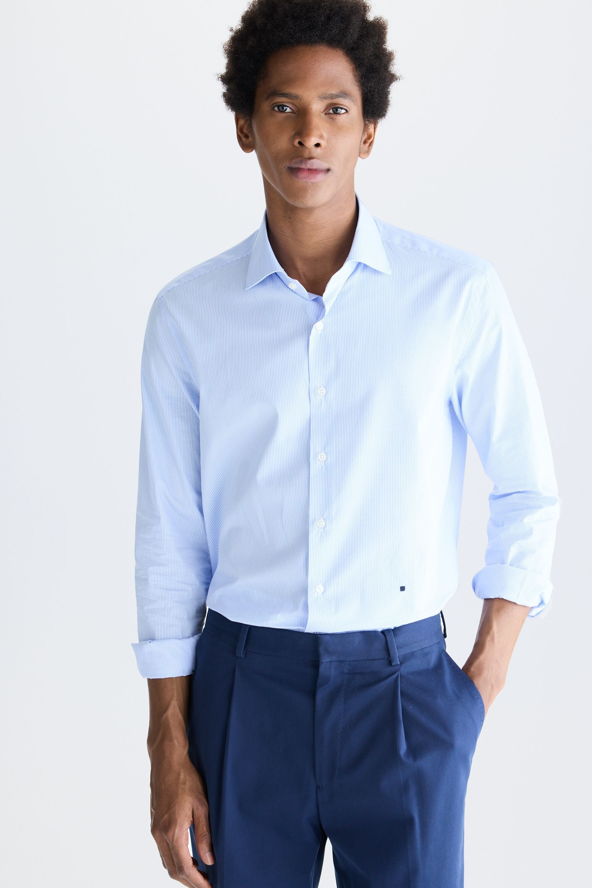 Spread collar striped poplin shirt