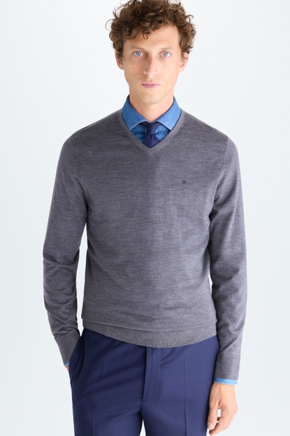 MERINO WOOL V-NECK SWEATER