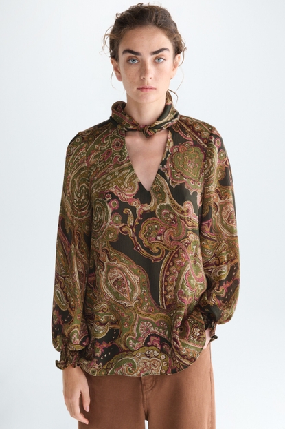 PAISLEY PRINT CRINKLE SATIN A-LINE BLOUSE