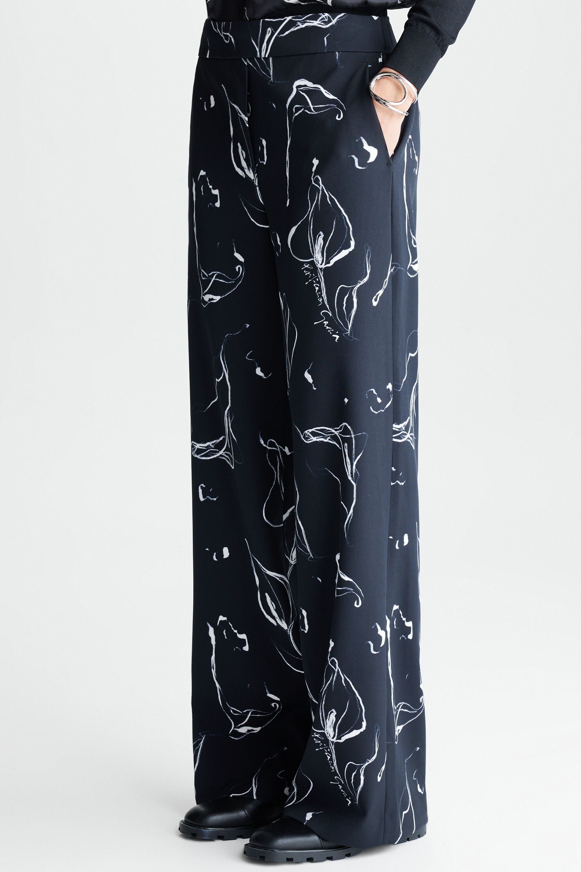 Trazo Cala print double-faced trousers