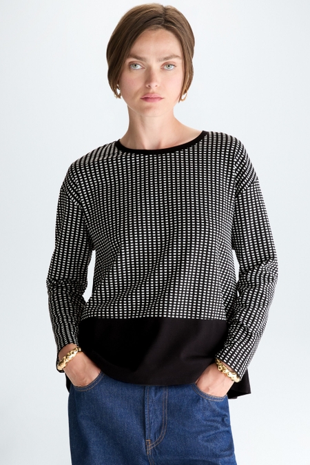 CAMISETA EVASÉ INTERLOCK JACQUARD CUBOS