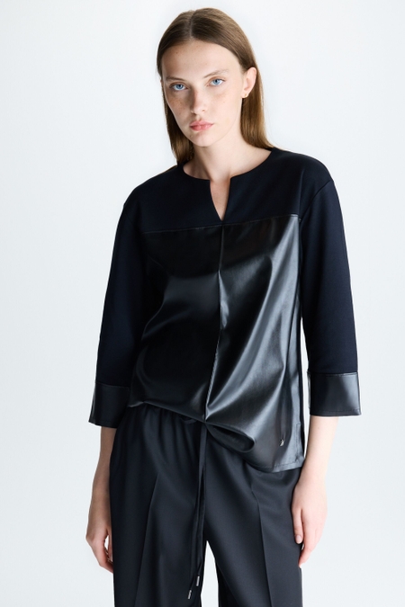 CAMISETA RECTA INTERLOCK EFECTO PIEL