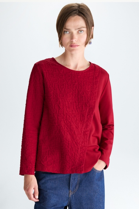 CAMISETA ASIMÉTRICA INTERLOCK JACQUARD