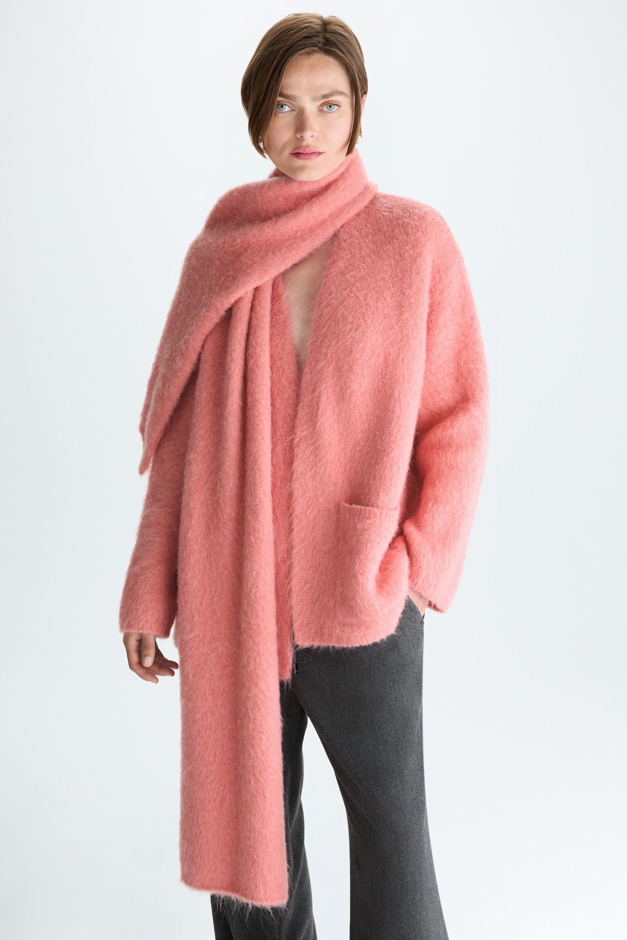 Detachable scarf long-haired oversize short coat