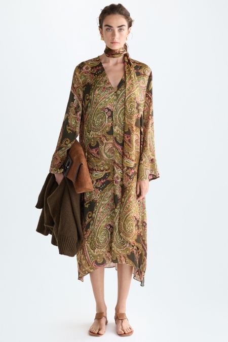 VESTIDO MIDI SATÉN CRINKLE ESTAMPADO PAISLEY