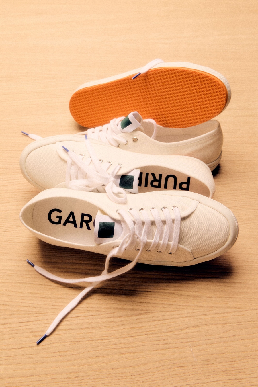 GAMBITO CANVAS SNEAKERS