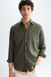 Spread collar twill shirt