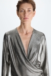 Draped metallic wrap fitted top