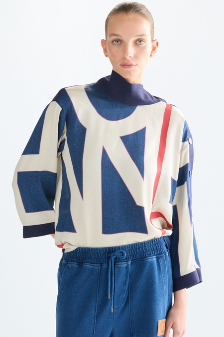 BLUSA OVERSIZE TWILL ESTAMPADO PUNTO STRETCH