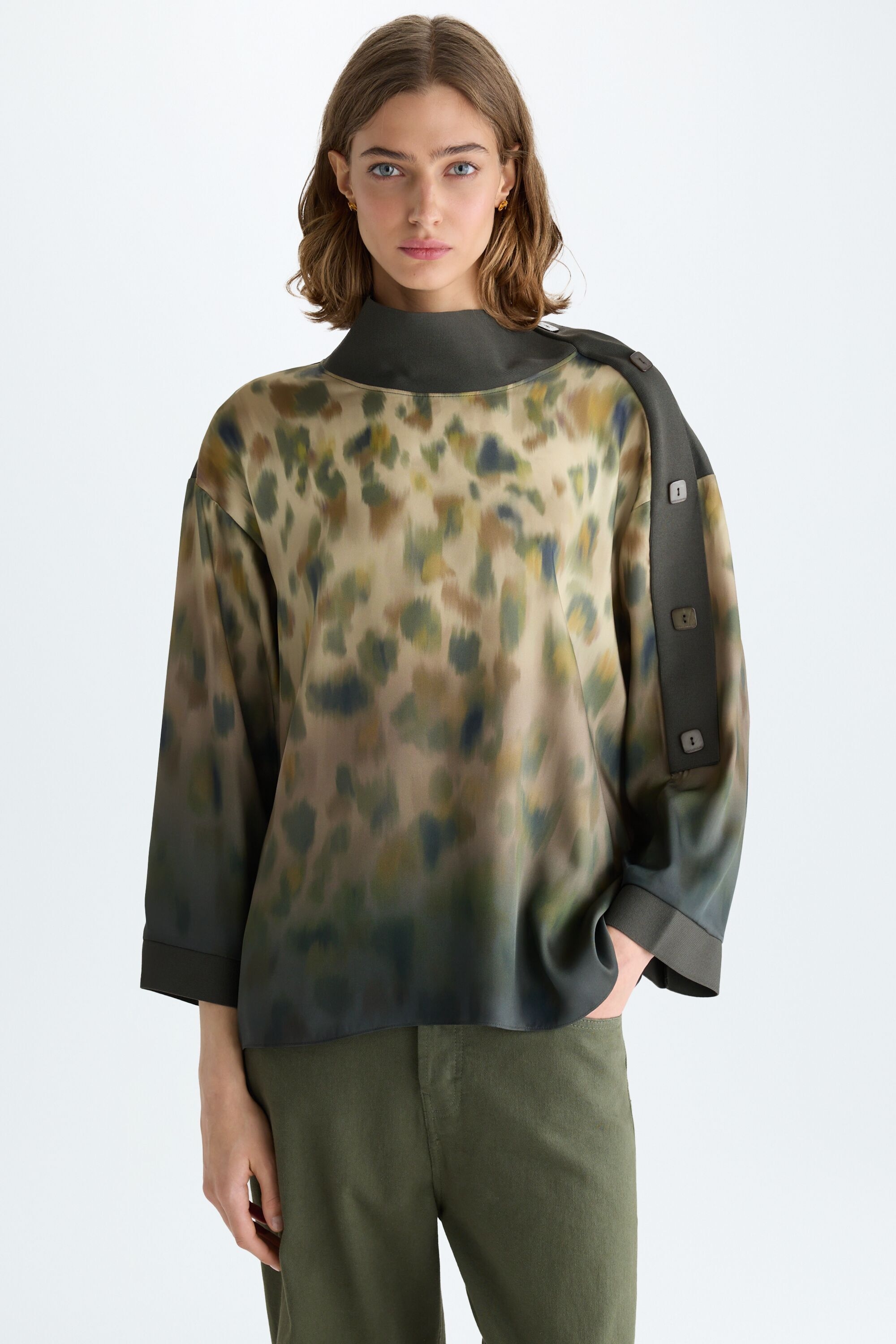 Print twill stretch knit oversize blouse