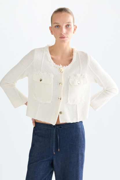 BUTTONED MOSS STITCH STRAIGHT-FIT SHORT JACKET