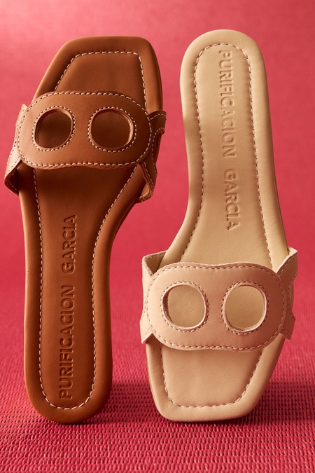OCHO LEATHER FLAT SANDALS