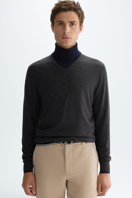 MERINO WOOL V-NECK SWEATER