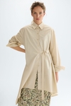 Belt-detailed poplin asymmetric long shirt