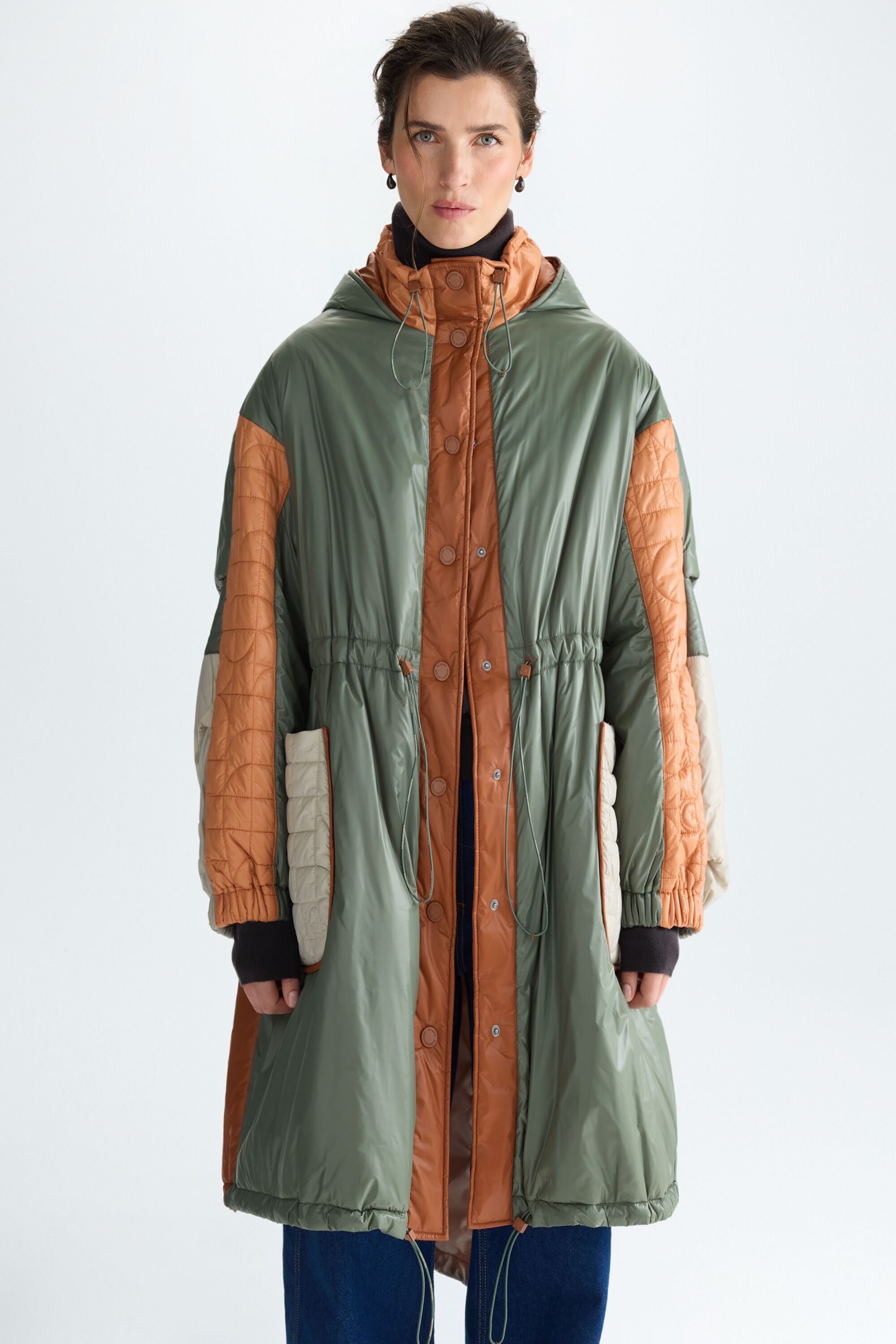 Hooded Bauhaus quilted nylon coat
