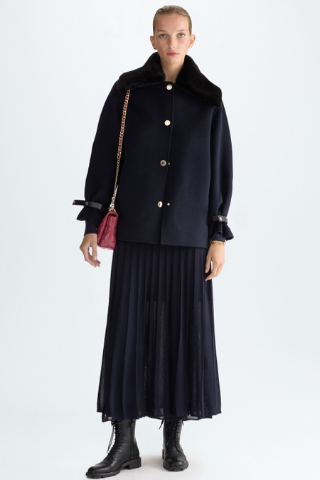 DOUBLE-FACED WOOL COAT WITH DETACHABLE COLLAR