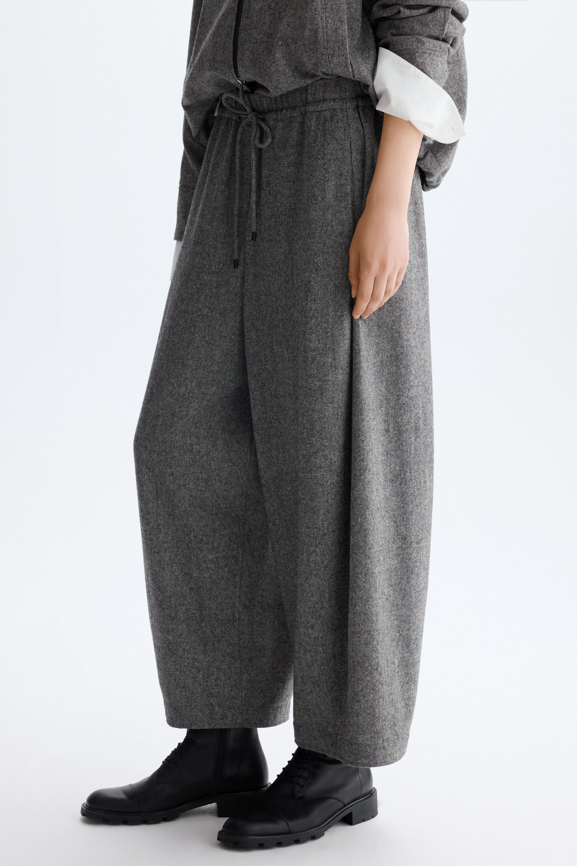 Wool tweed barrel trousers