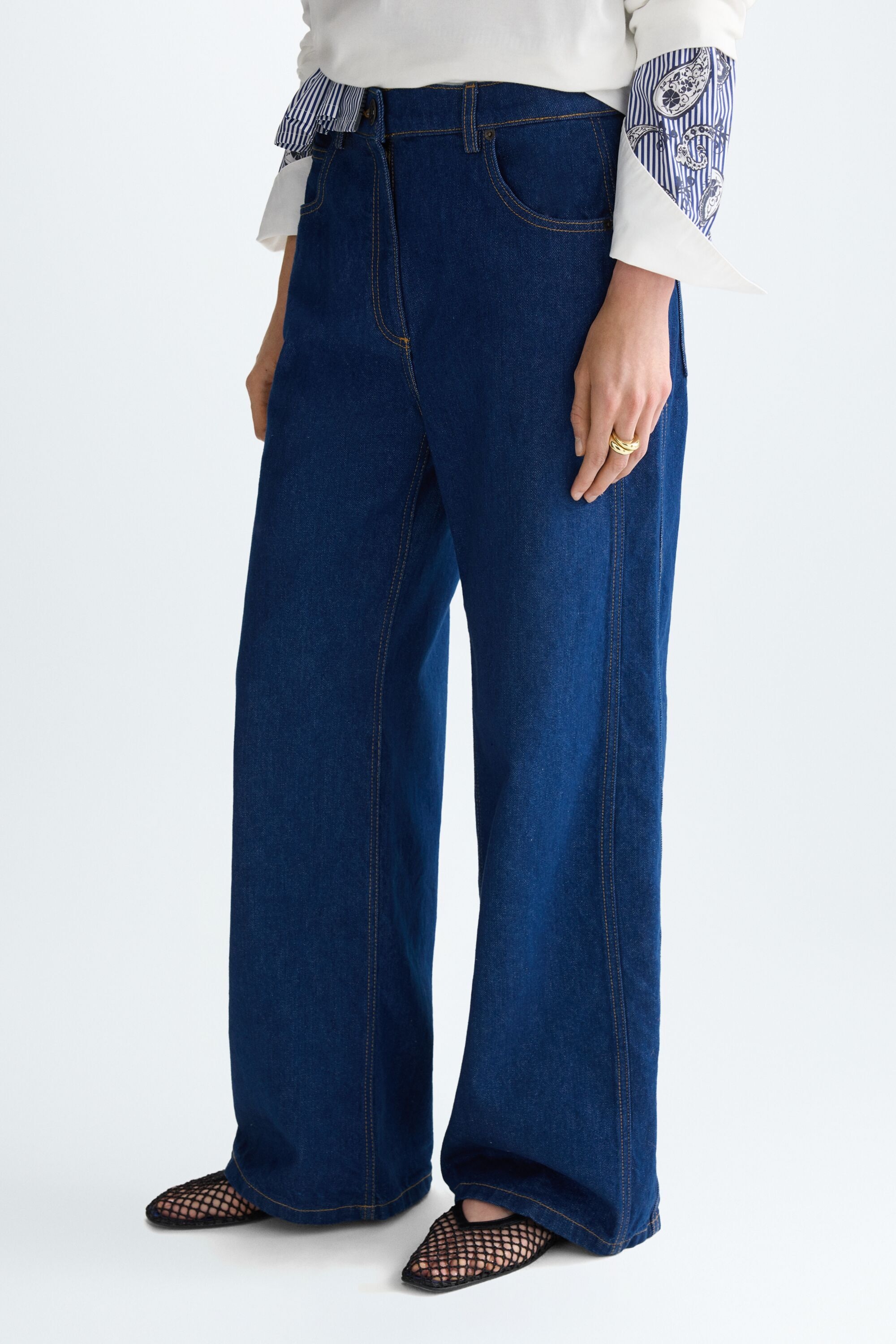 Wide-leg jeans