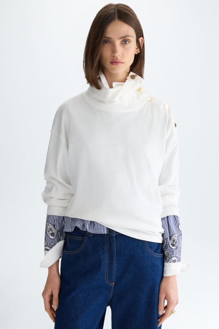 STRAIGHT-FIT T-SHIRT WITH SNAPS