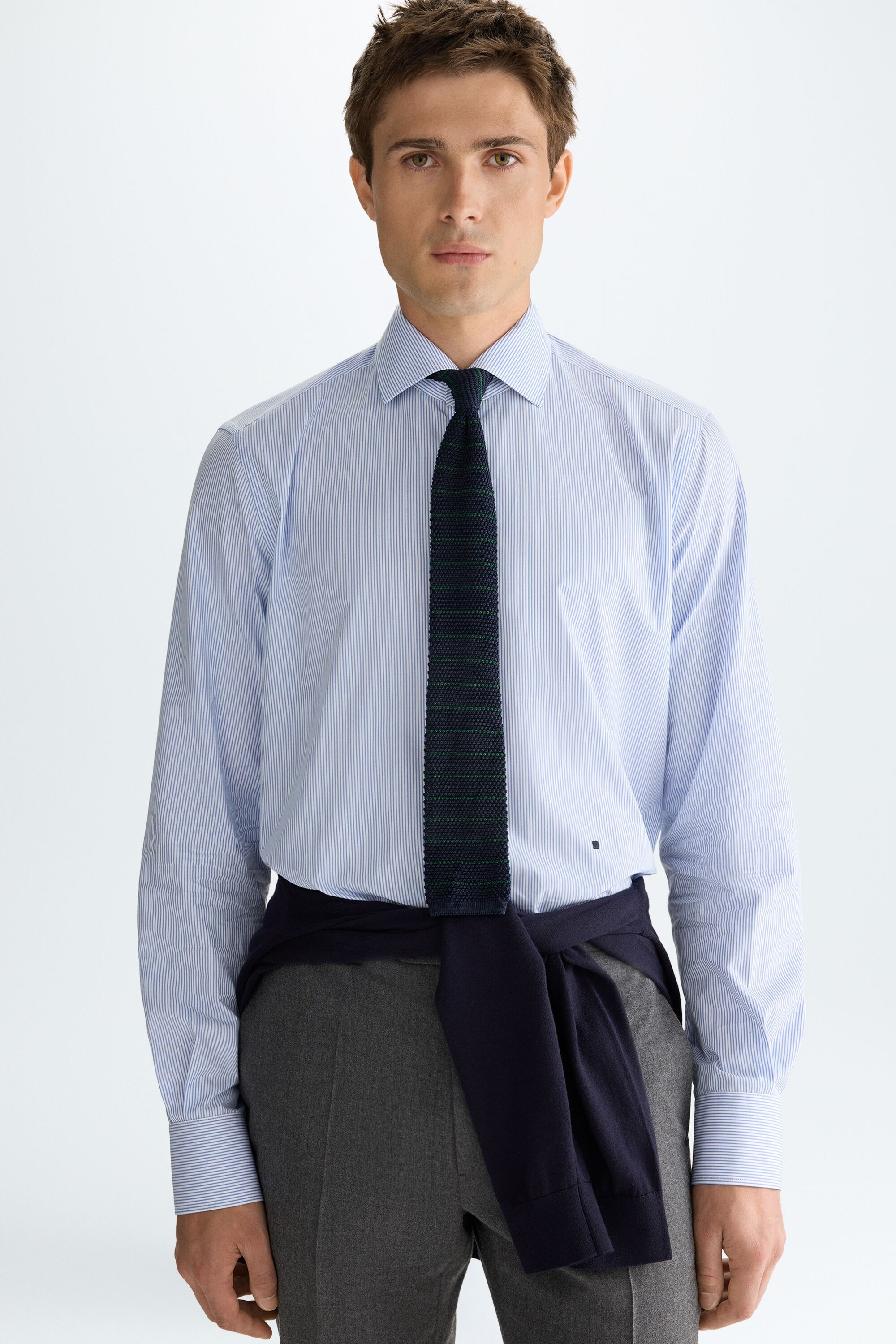 Spread collar striped poplin shirt