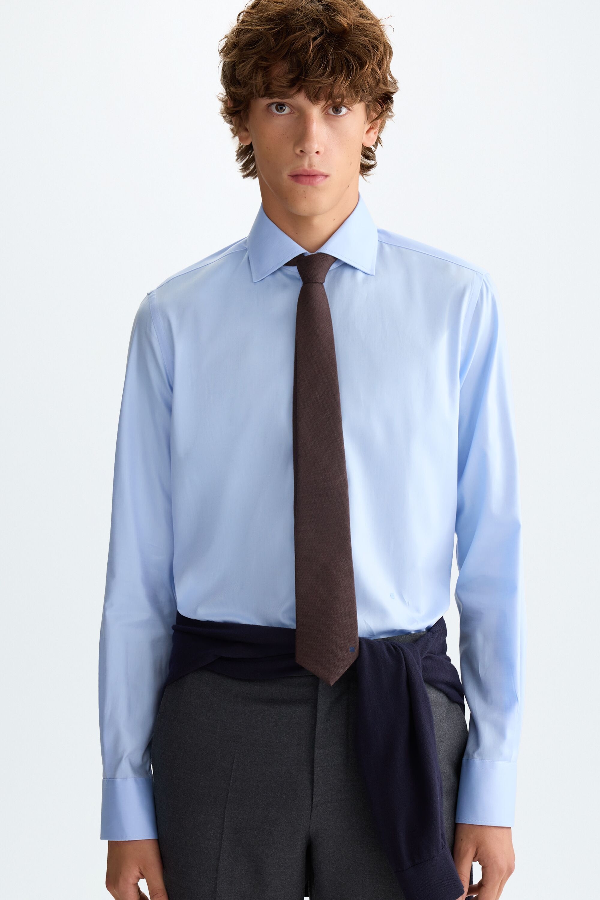 Camisa sarga cuello italiano