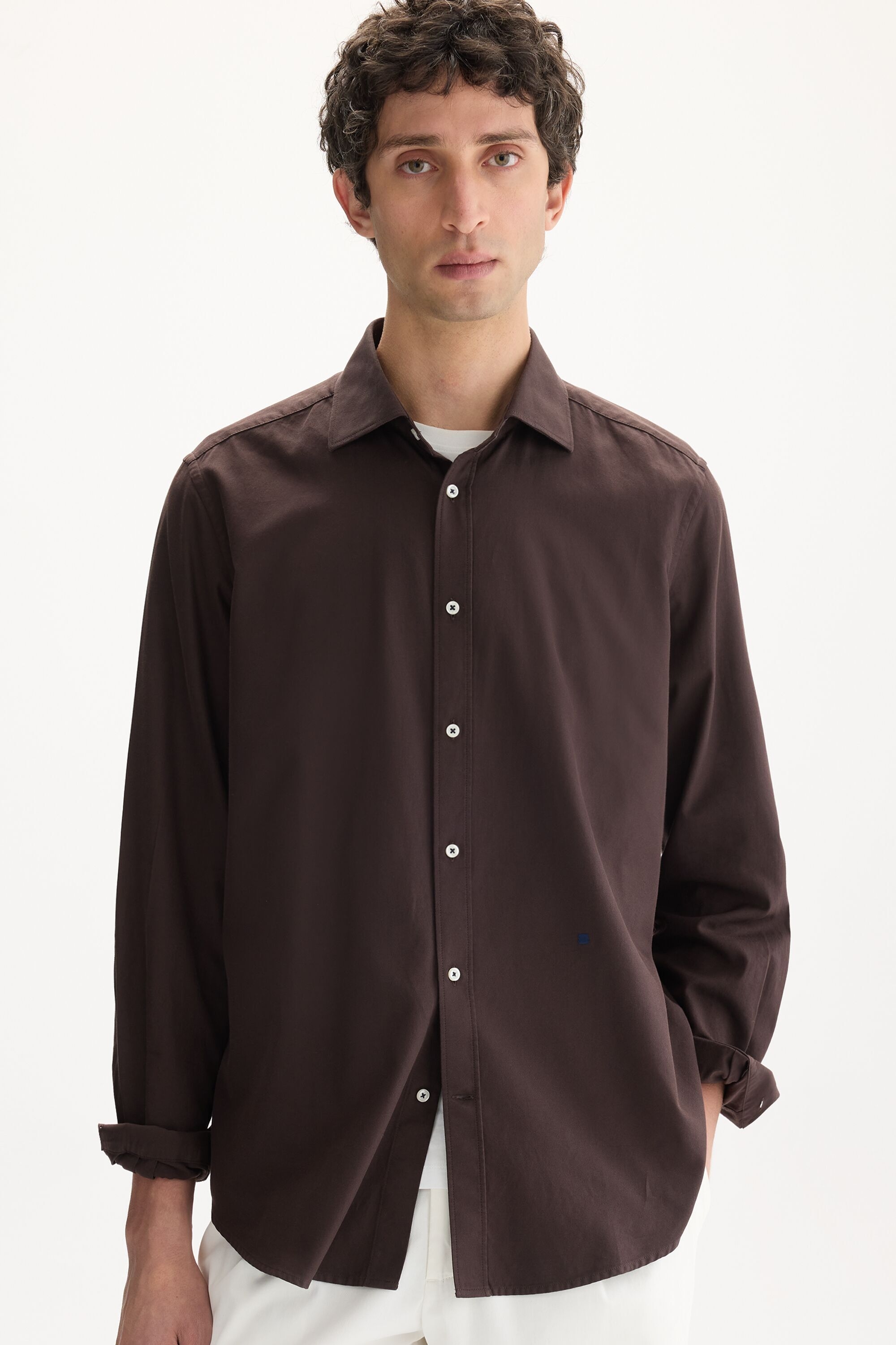 Spread collar twill shirt