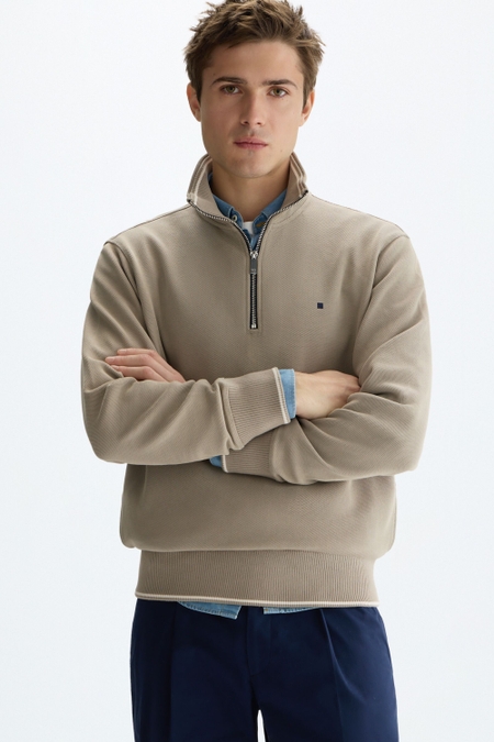 JACQUARD KNIT HALF-ZIP SWEATSHIRT