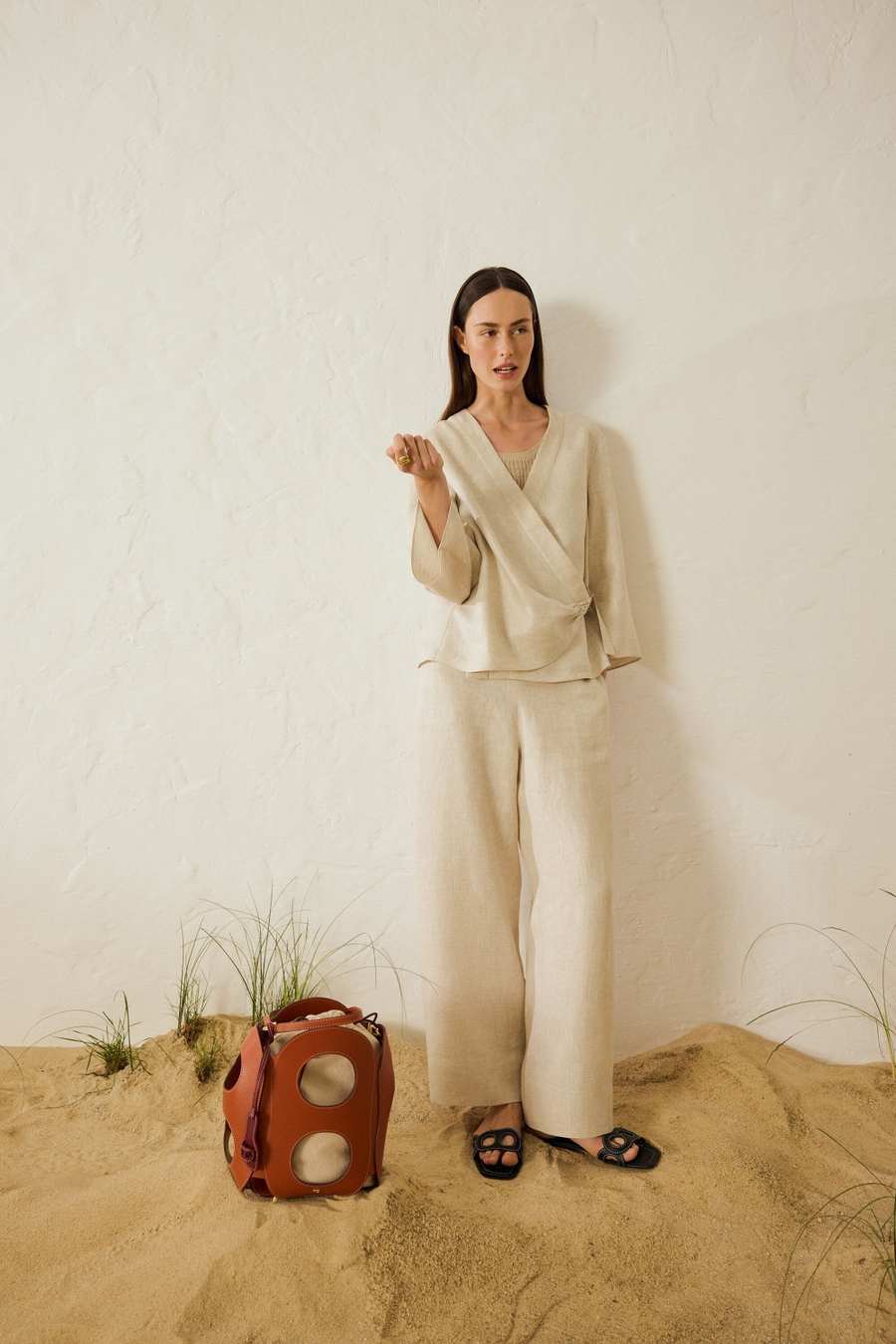 CUBE BUCKLE LINEN WRAP BLOUSE