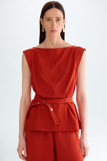 CREPÉ STRAIGHT-FIT TOP WITH BELT