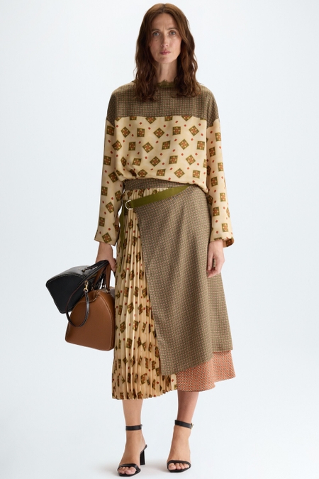 FALDA ASIMÉTRICA TWILL ESTAMPADO GEOMÉTRICO