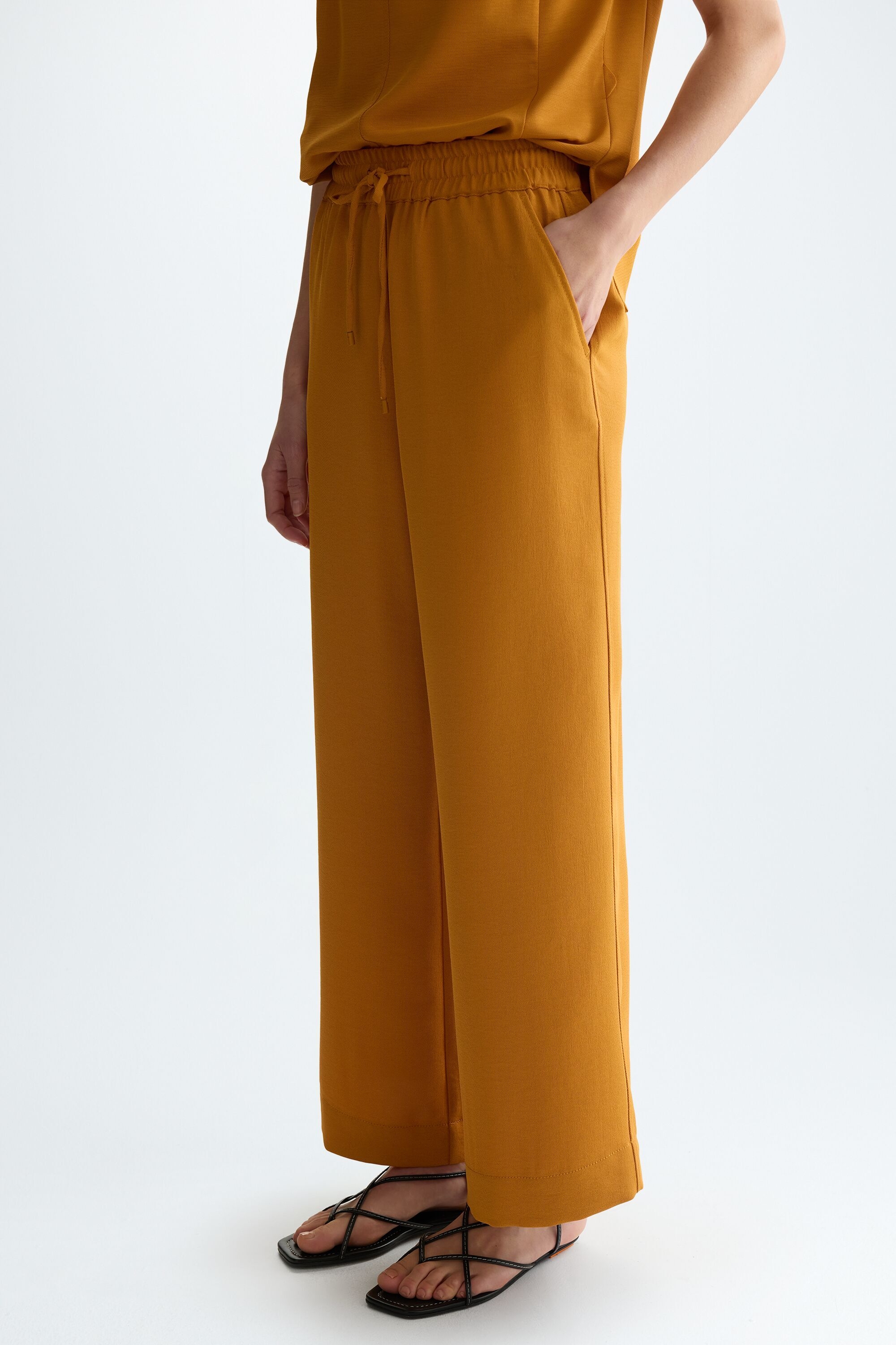 Crepé wide-leg pyjama-style trousers