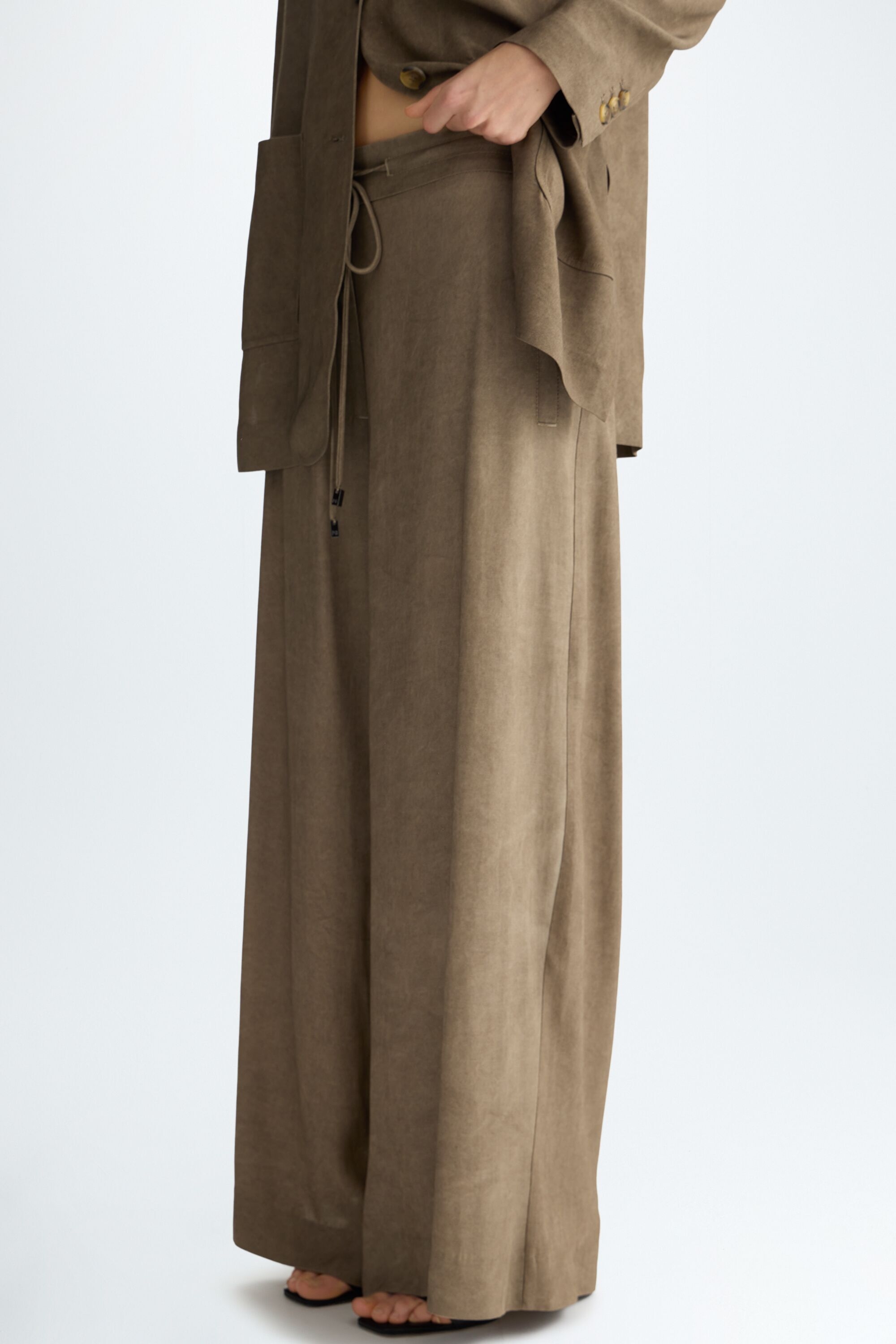 Linen wide-leg trousers