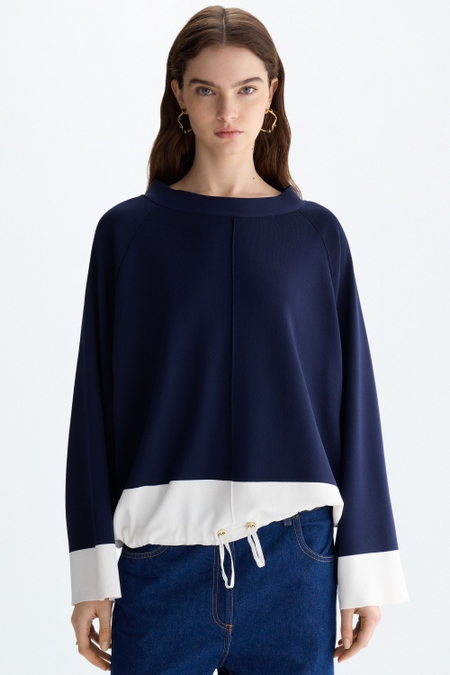 STRETCH-KNIT OVERSIZE SWEATER