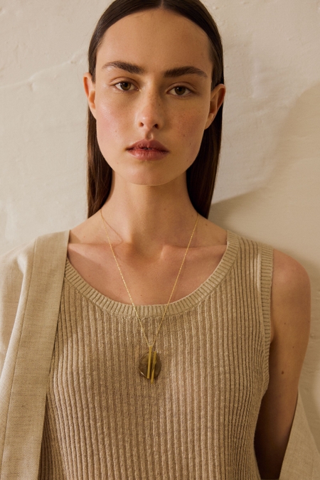 LINEN RIBBED KNIT FITTED T-SHIRT