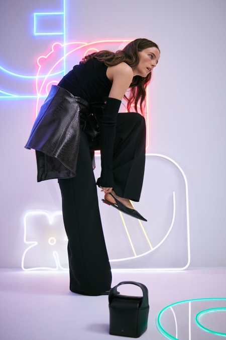 SEQUINNED KNIT FITTED TOP WITH GLOVES