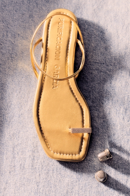 RECTANGLES LEATHER FLAT SANDALS