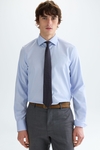 Spread collar textured shirt