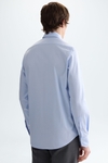 Spread collar textured shirt