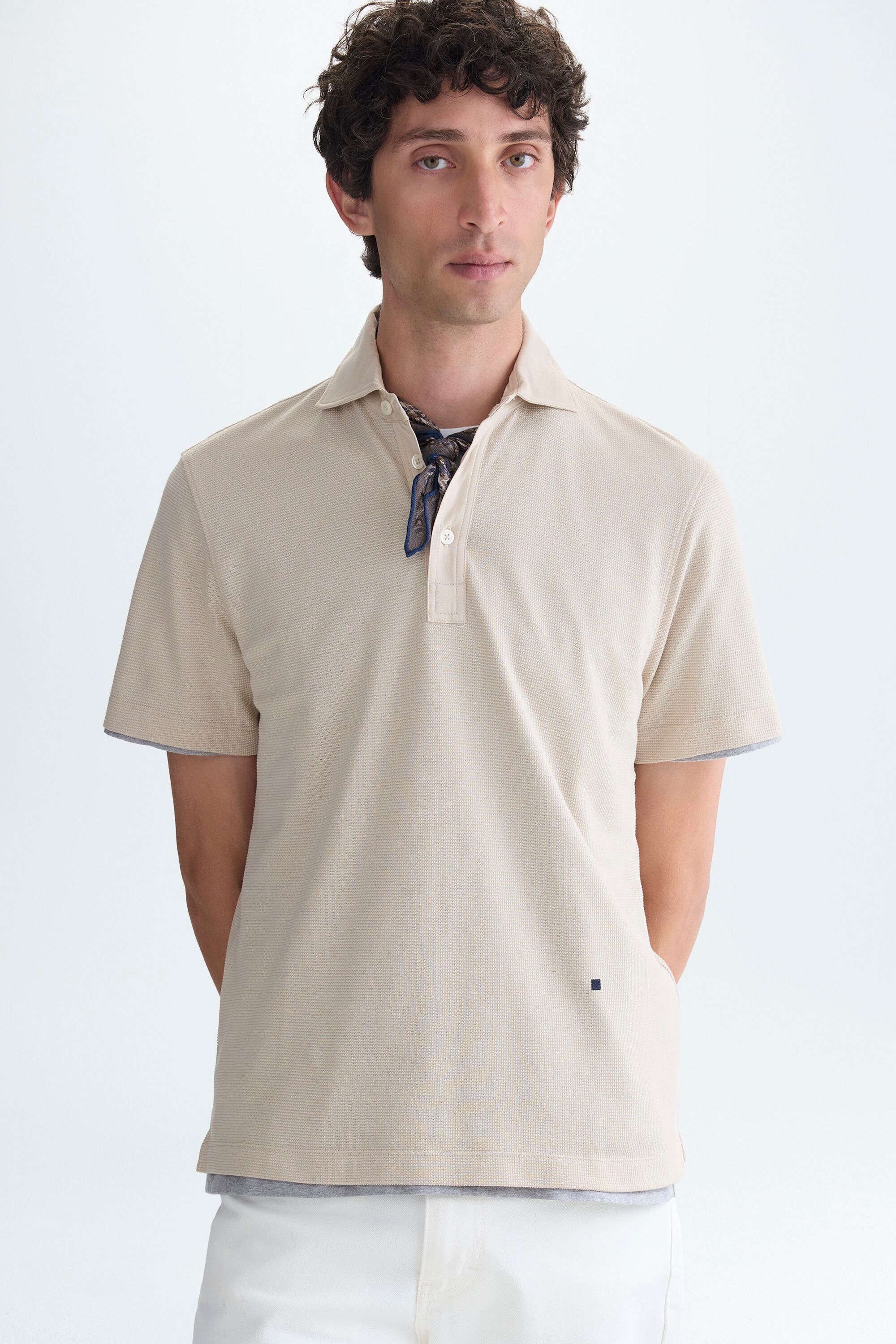 Textured spread collar polo shirt