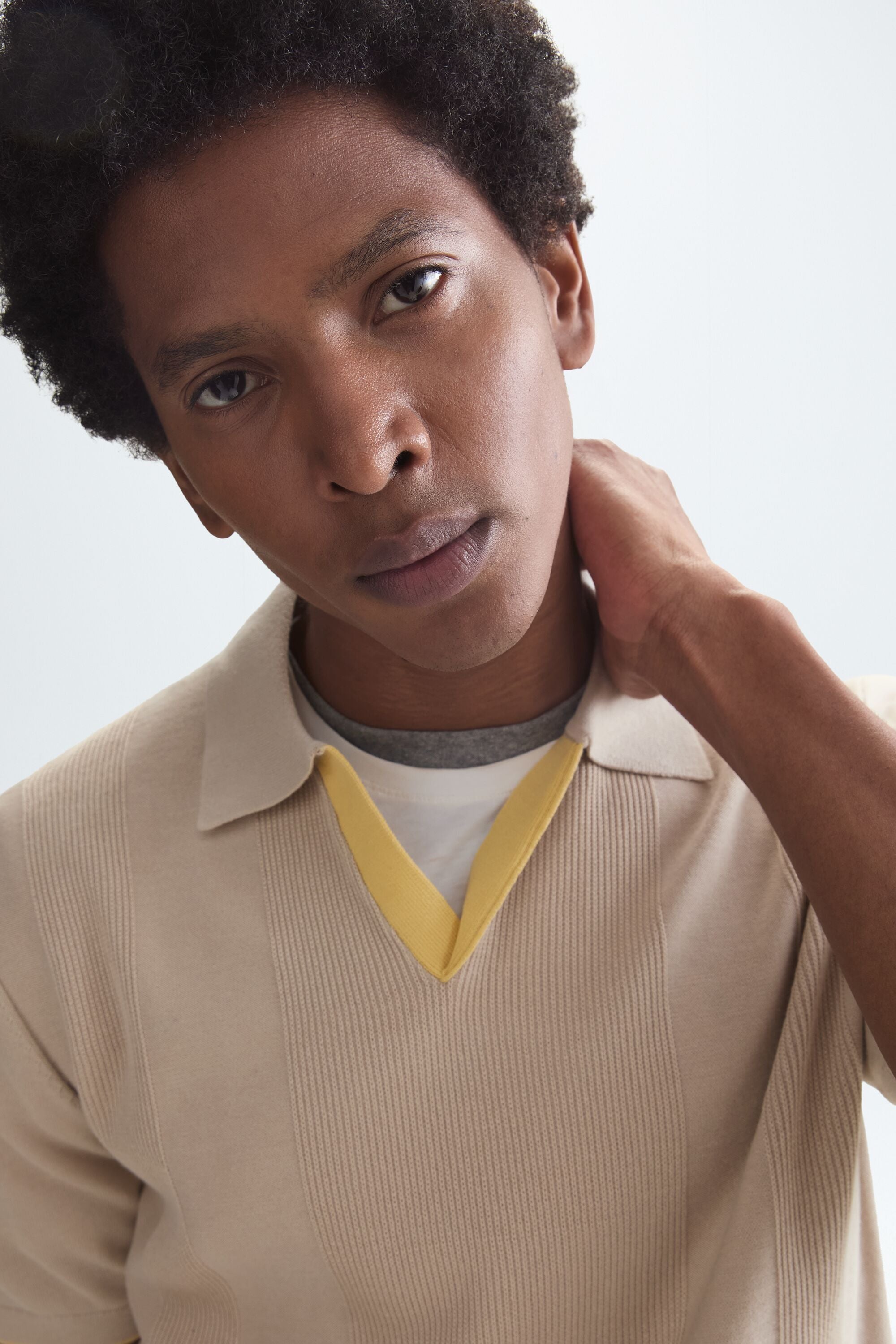 Striped textured knit polo shirt beige - Purificacion Garcia