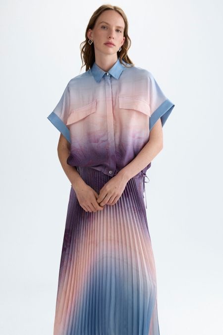 DENIM-TEXTURED PRINT TWILL COCOON-FIT SHIRT