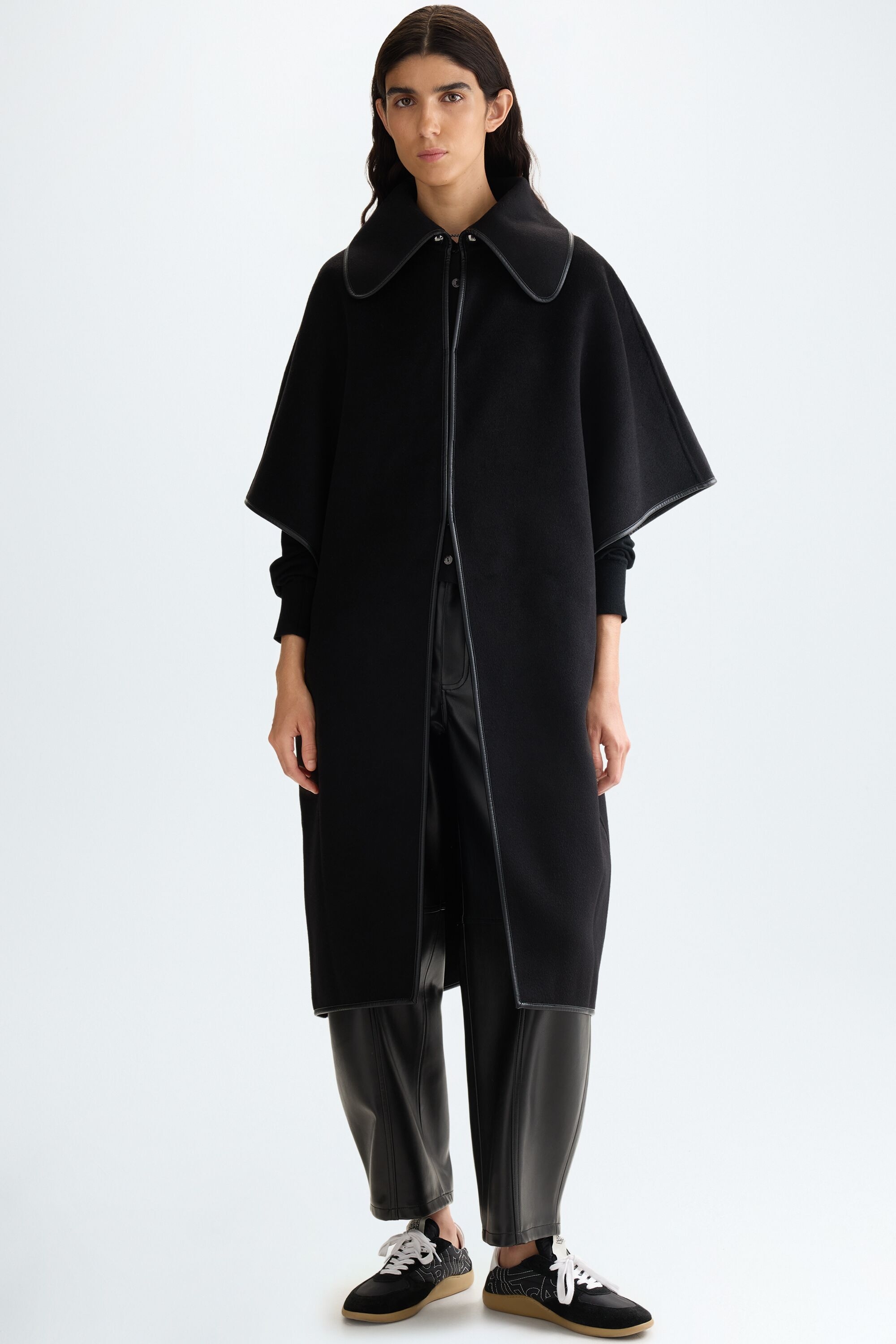 Double-faced wool oversize cape