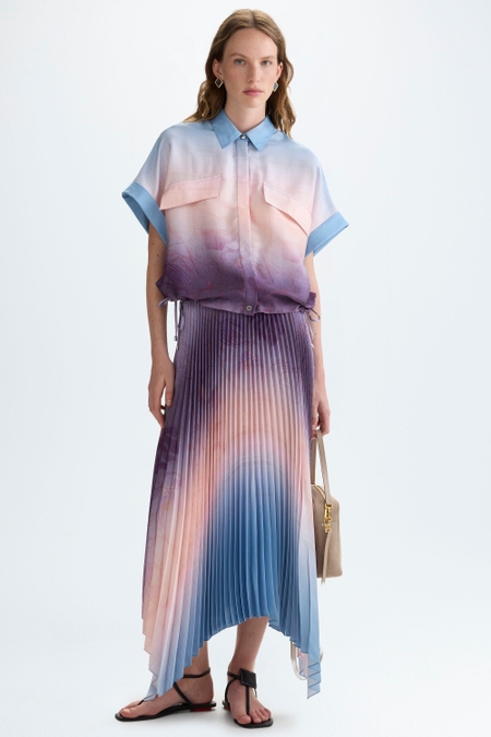 DENIM-TEXTURED PRINT TWILL PLEATED SKIRT