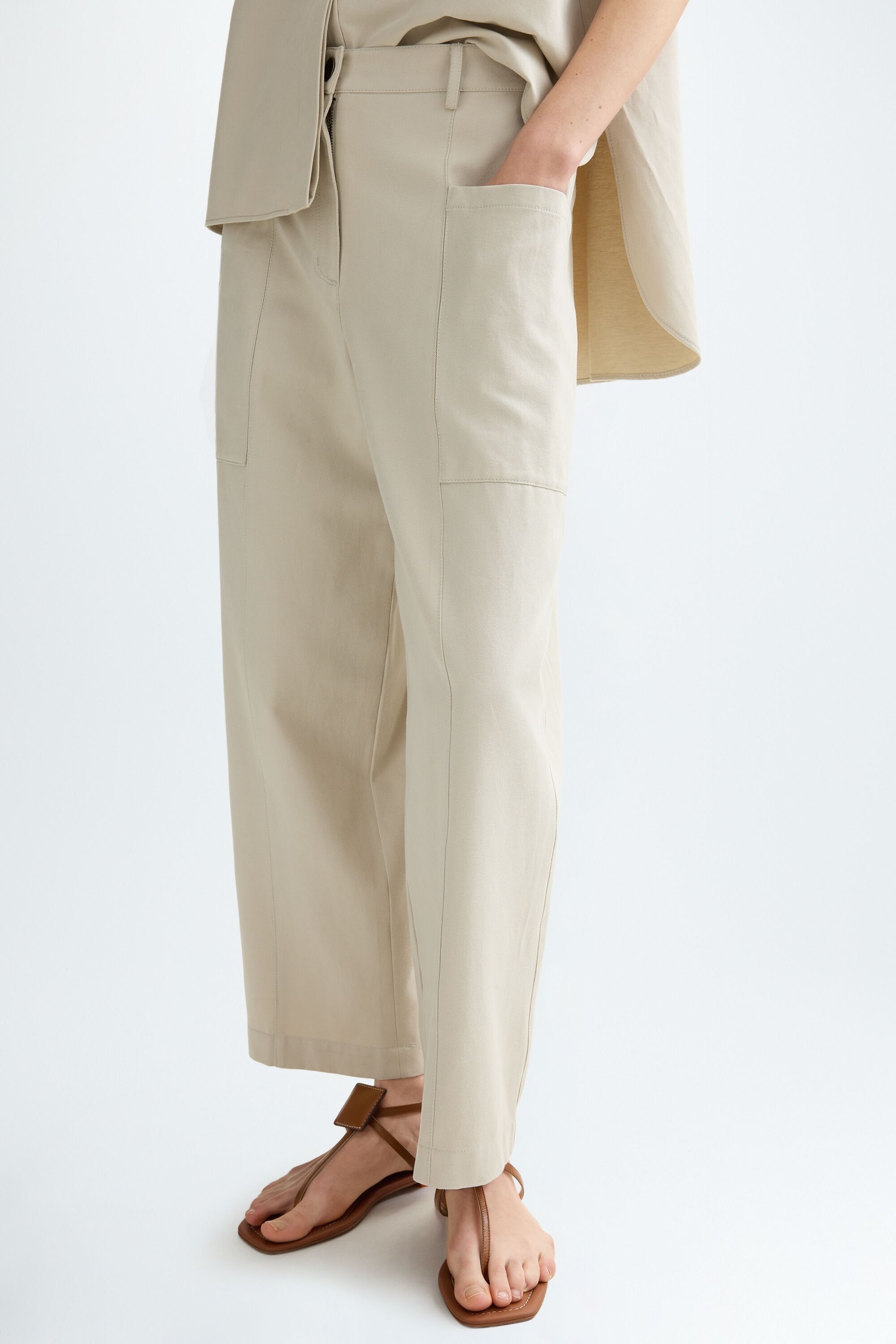 Cotton tencel barrel trousers