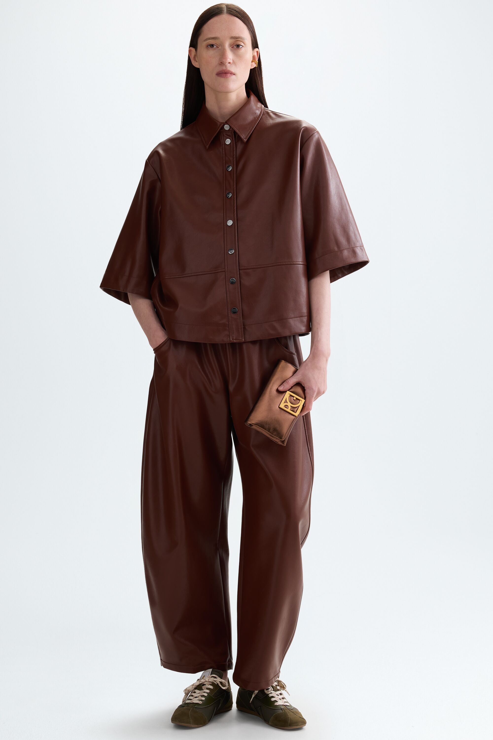 Faux-leather barrel trousers - BROWN