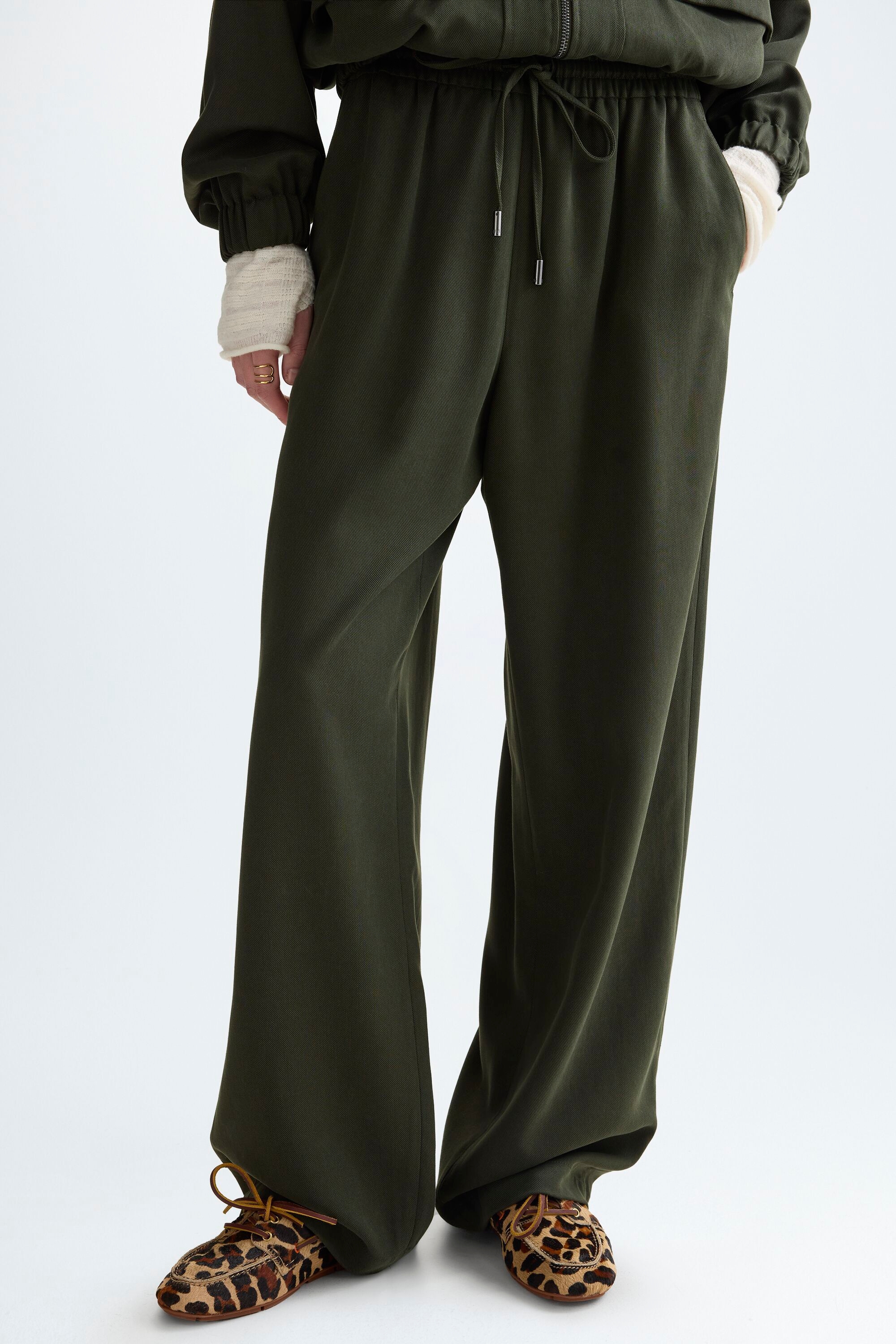 Lyocell twill jogger trousers