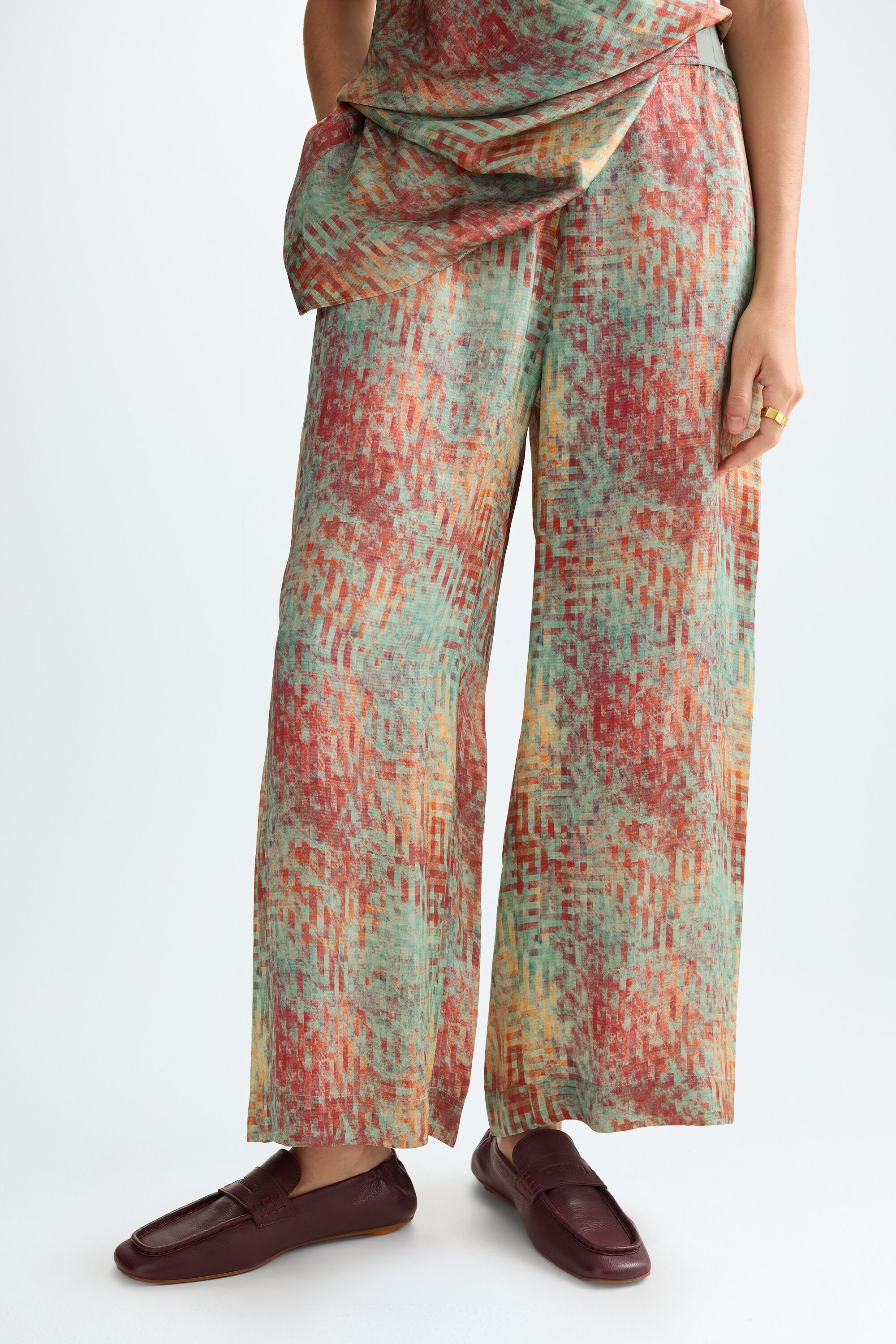 Cubes print twill pyjama-style trousers