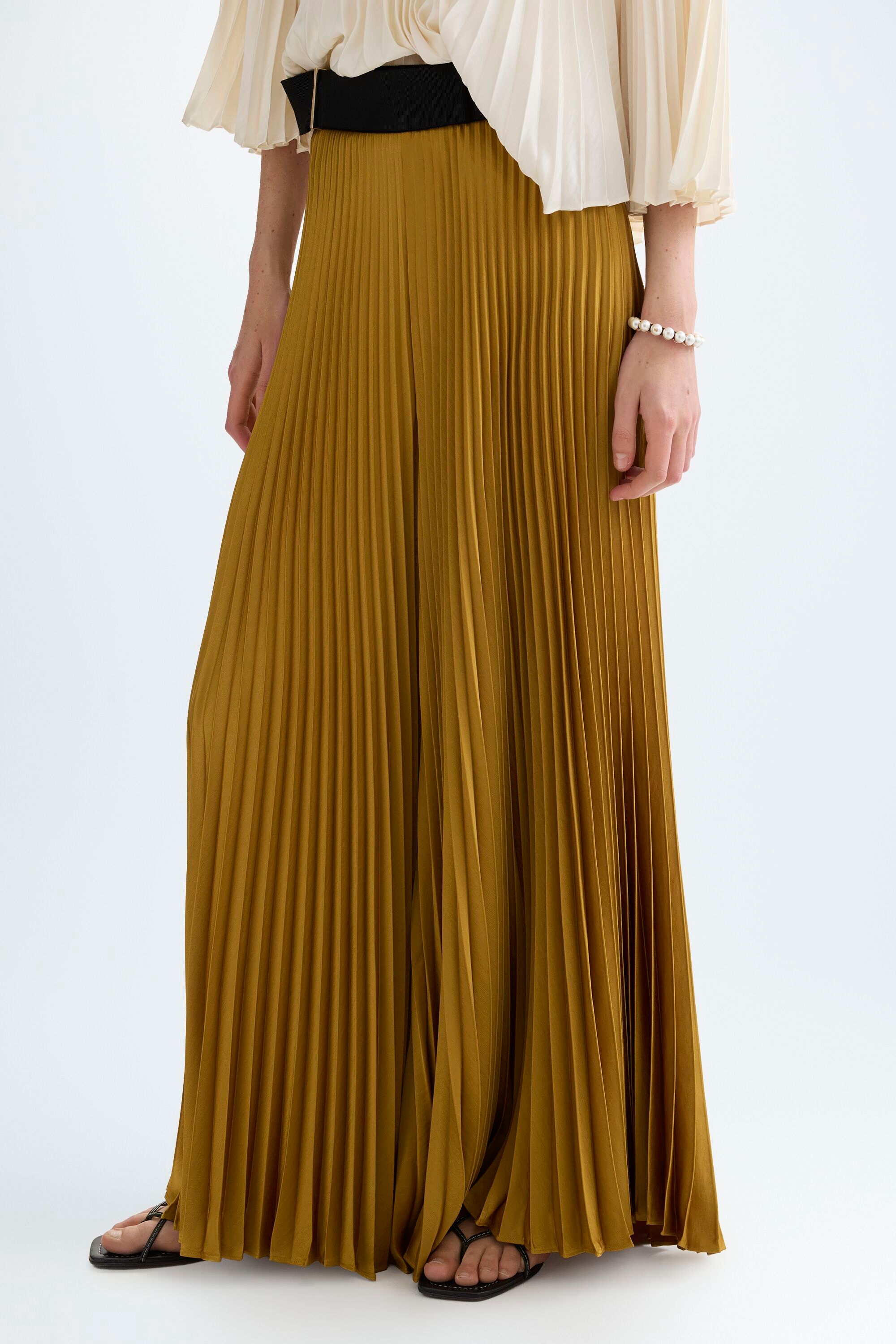 Pleated satin A-line trousers