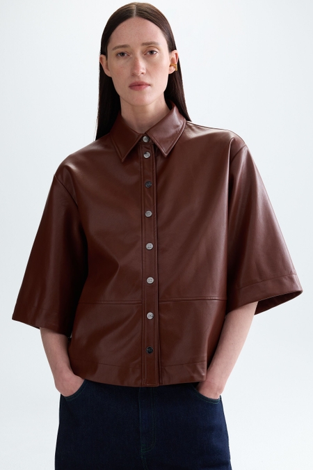FAUX-LEATHER STRAIGHT-FIT SHORT SHIRT